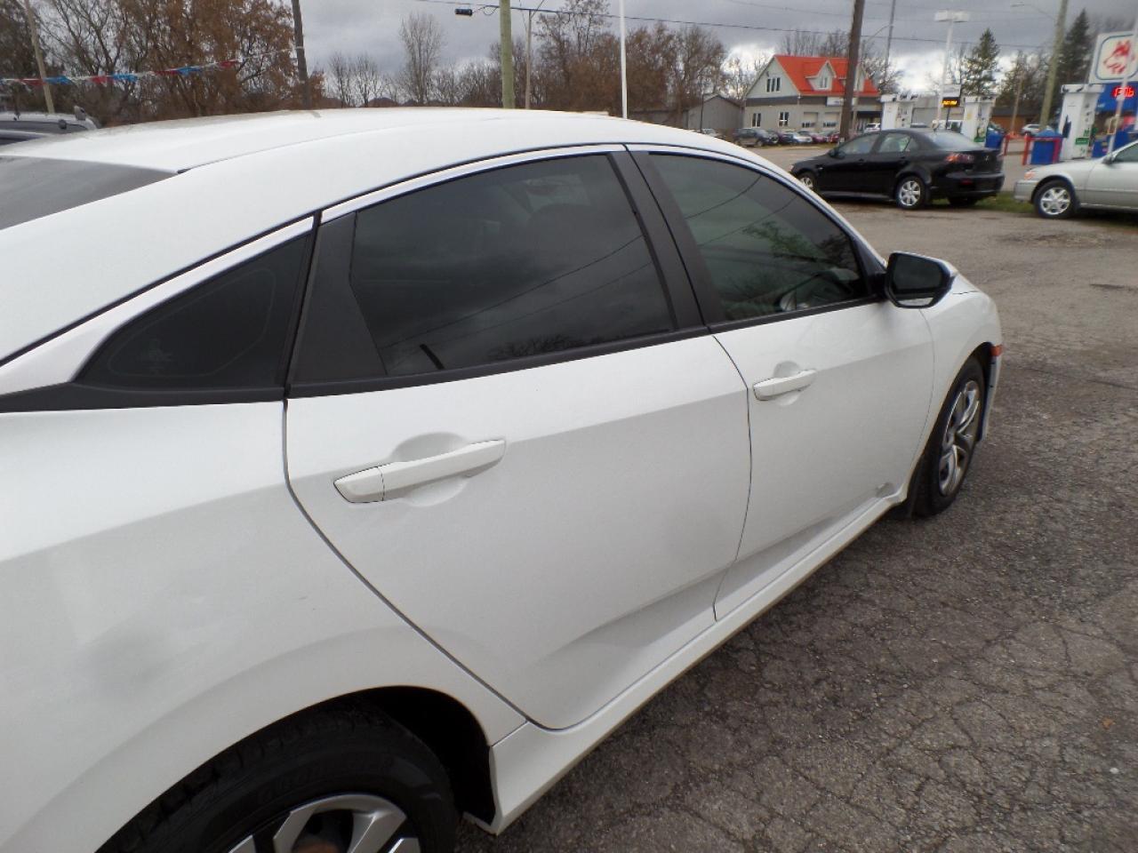 2016 Honda Civic Sedan 4dr Man LX Photo