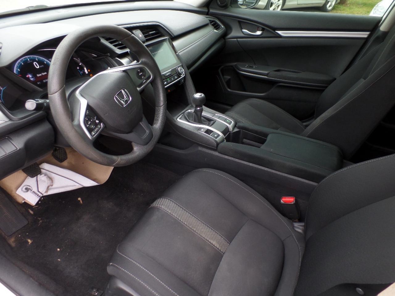 2016 Honda Civic Sedan 4dr Man LX Photo