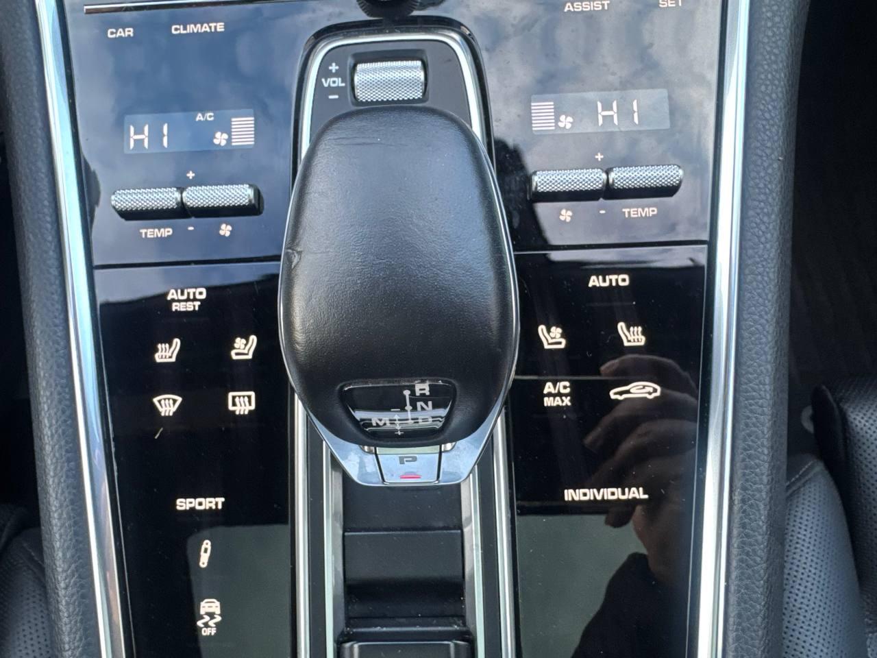 2021 Porsche Panamera 4, AWD, PANORAMIC ROOF, NO ACCIDENT Photo