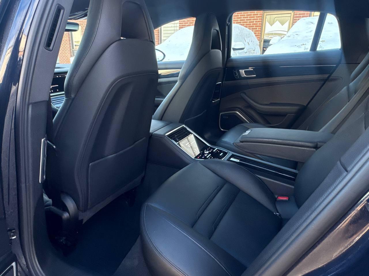 2021 Porsche Panamera 4, AWD, PANORAMIC ROOF, NO ACCIDENT Photo