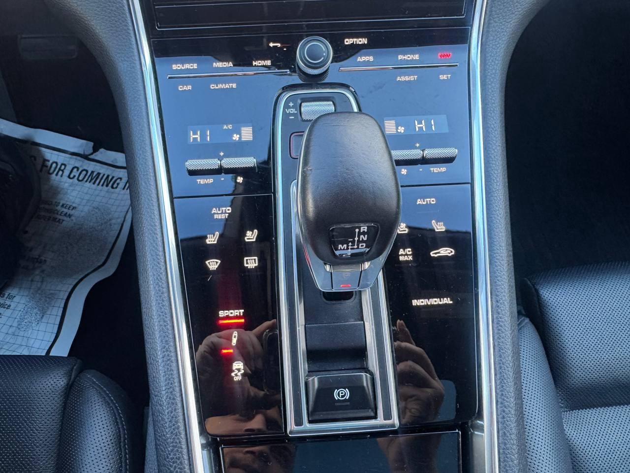 2021 Porsche Panamera 4, AWD, PANORAMIC ROOF, NO ACCIDENT Photo