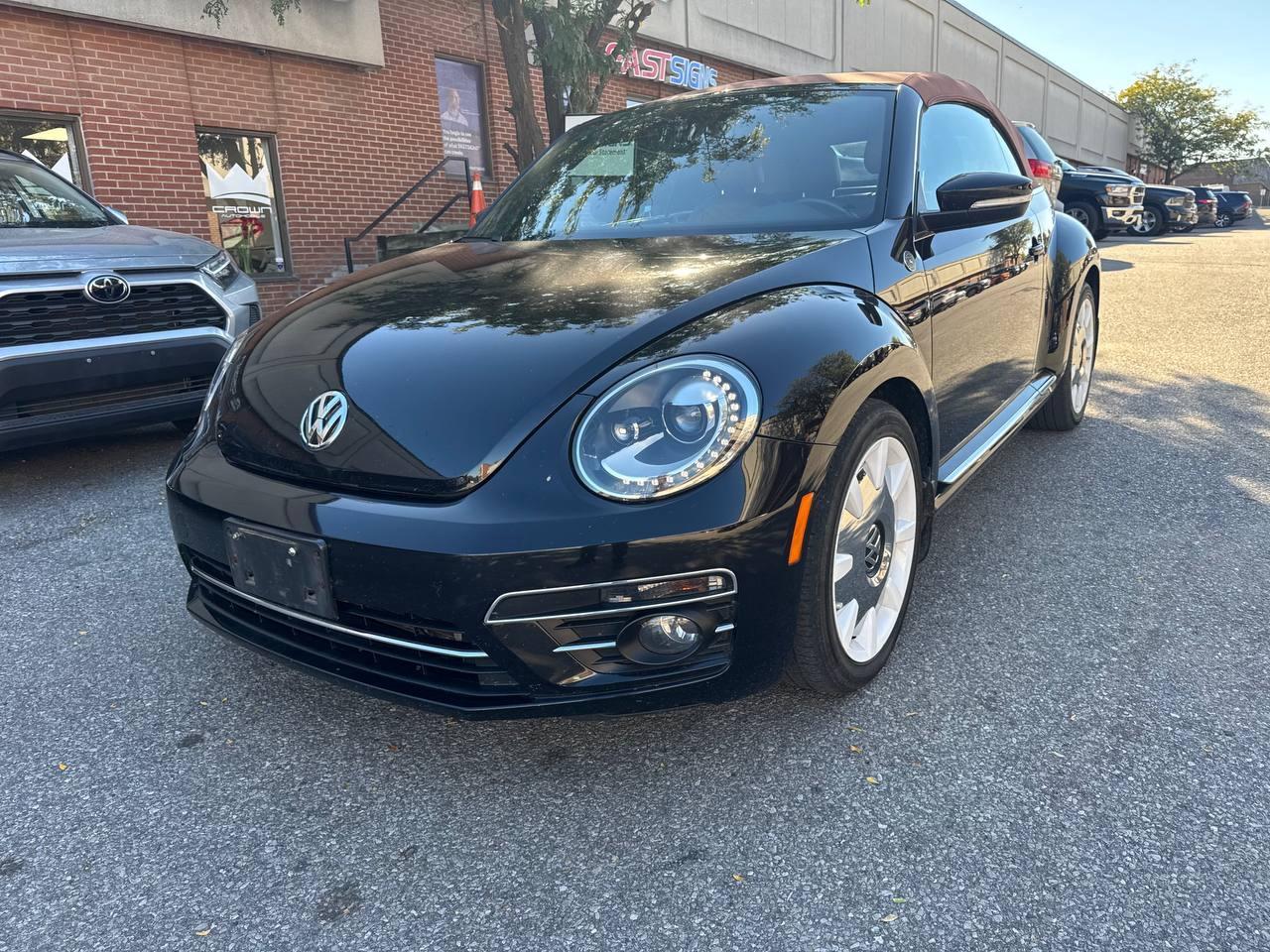 2019 Volkswagen Beetle Wolfsburg Edition Auto, CONVERTIBLE Photo2