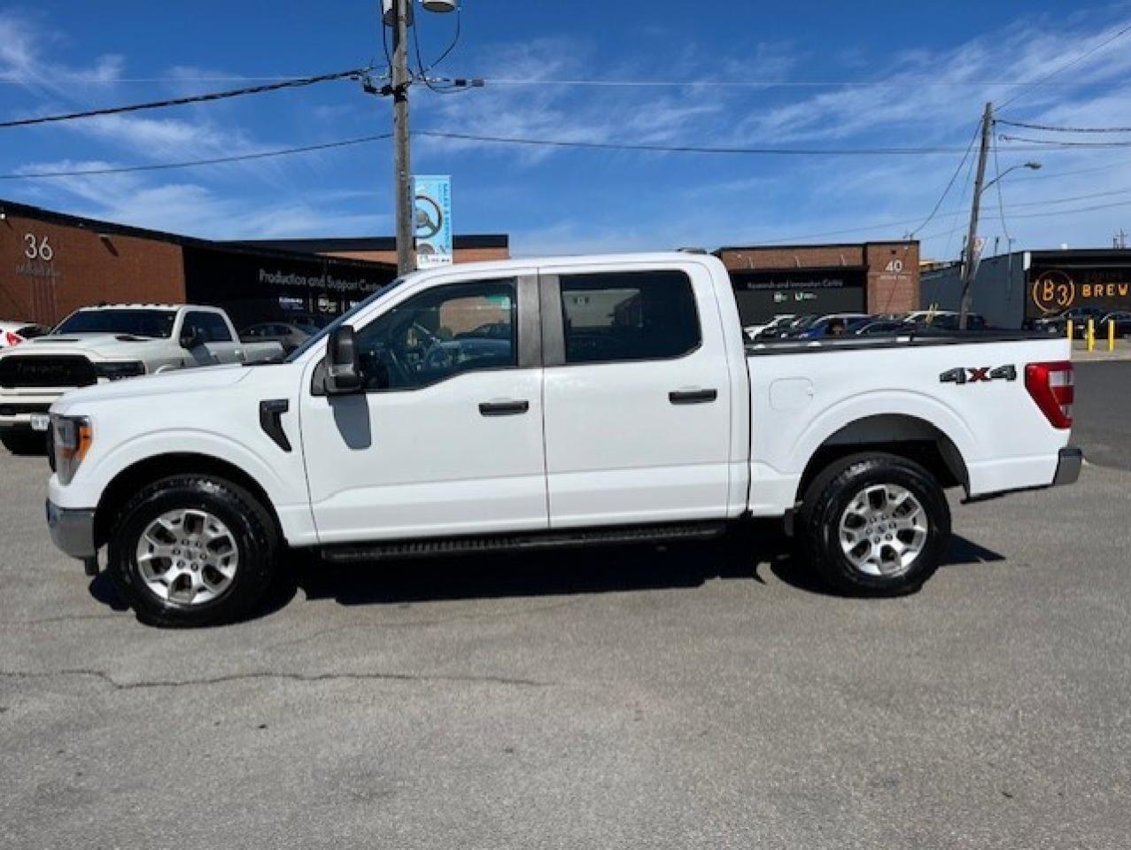 2022 Ford F-150 4WD SuperCrew 5.5 Box CERTIFIED-WE FINANCE-1 OWNER Photo2