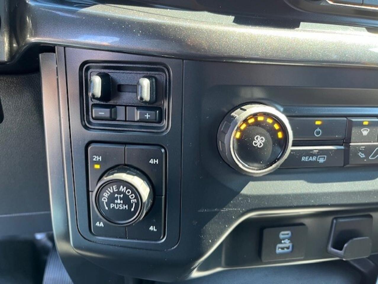 2022 Ford F-150 4WD SuperCrew 5.5 Box CERTIFIED-WE FINANCE-1 OWNER Photo