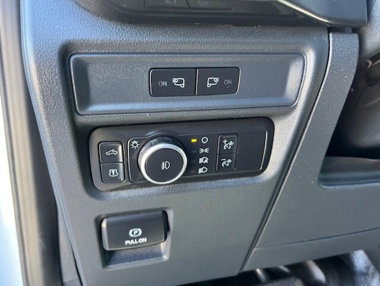 2022 Ford F-150 4WD SuperCrew 5.5 Box CERTIFIED-WE FINANCE-1 OWNER Photo