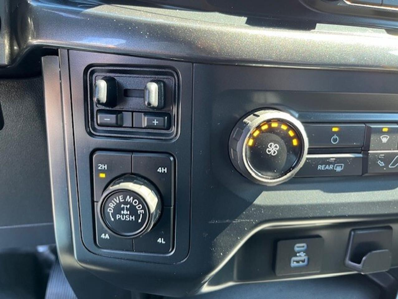 2022 Ford F-150 4WD SuperCrew 5.5 Box CERTIFIED-WE FINANCE-1 OWNER Photo