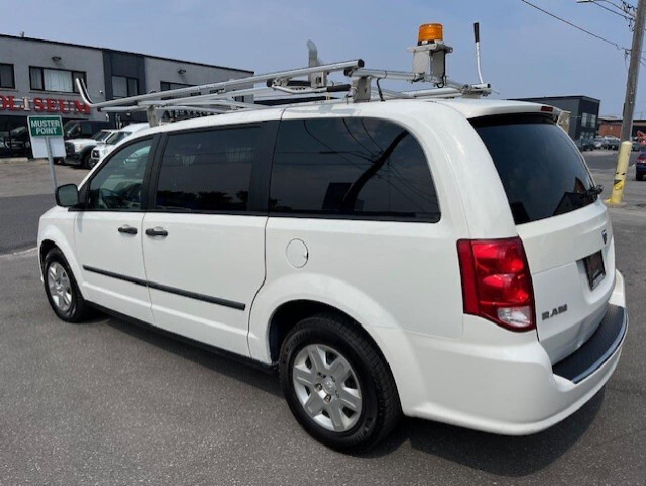 2012 RAM Cargo Van ONLY 88,000KM-LADDER RACKS-SHELVES-DIVIDER-1 OWNER Photo2