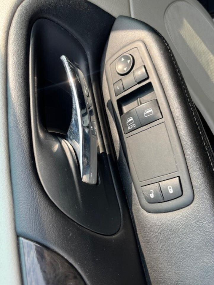 2012 RAM Cargo Van ONLY 88,000KM-LADDER RACKS-SHELVES-DIVIDER-1 OWNER Photo