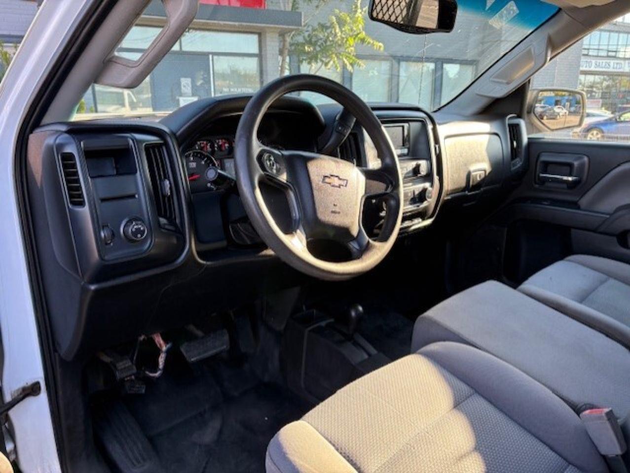 2015 Chevrolet Silverado 2500 4WD **TOMMY P/LIFTGATE-LADDER RACKS-NEW TIRES** Photo