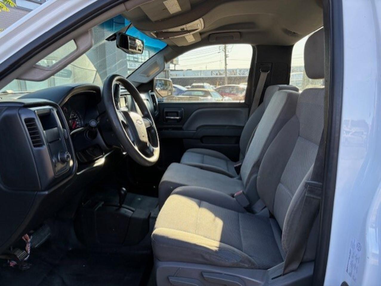 2015 Chevrolet Silverado 2500 4WD **TOMMY P/LIFTGATE-LADDER RACKS-NEW TIRES** Photo