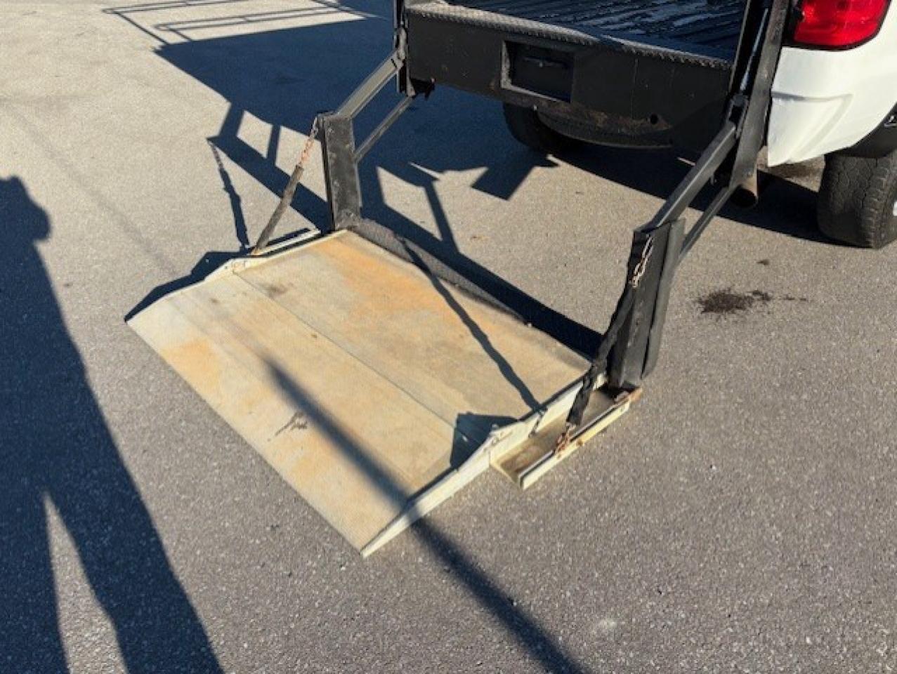 2015 Chevrolet Silverado 2500 4WD **TOMMY P/LIFTGATE-LADDER RACKS-NEW TIRES** Photo