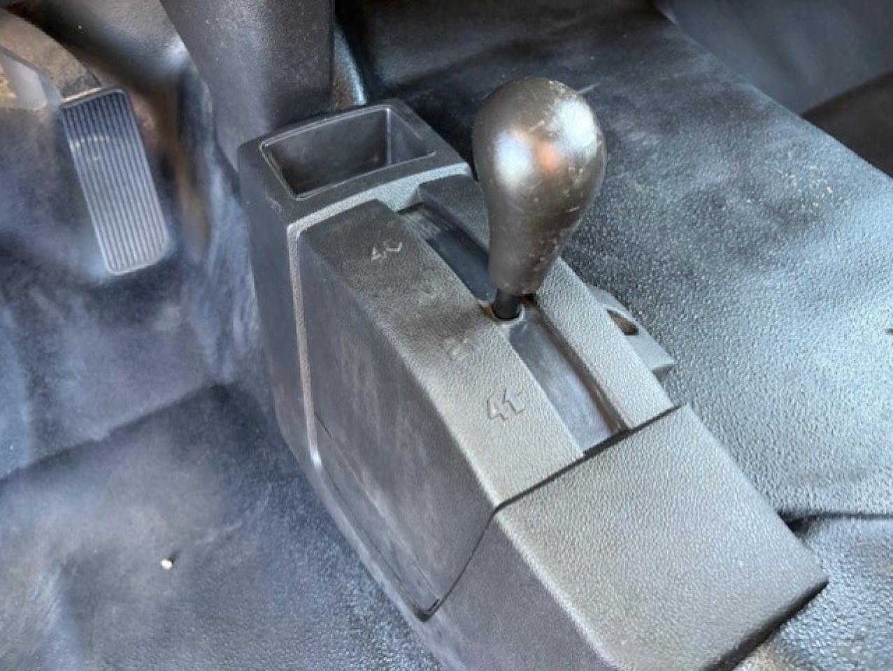 2015 Chevrolet Silverado 2500 4WD **TOMMY P/LIFTGATE-LADDER RACKS-NEW TIRES** Photo