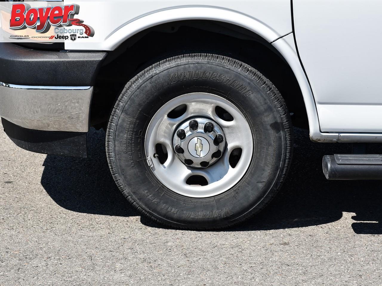 2022 Chevrolet Express 2500 LT Photo3