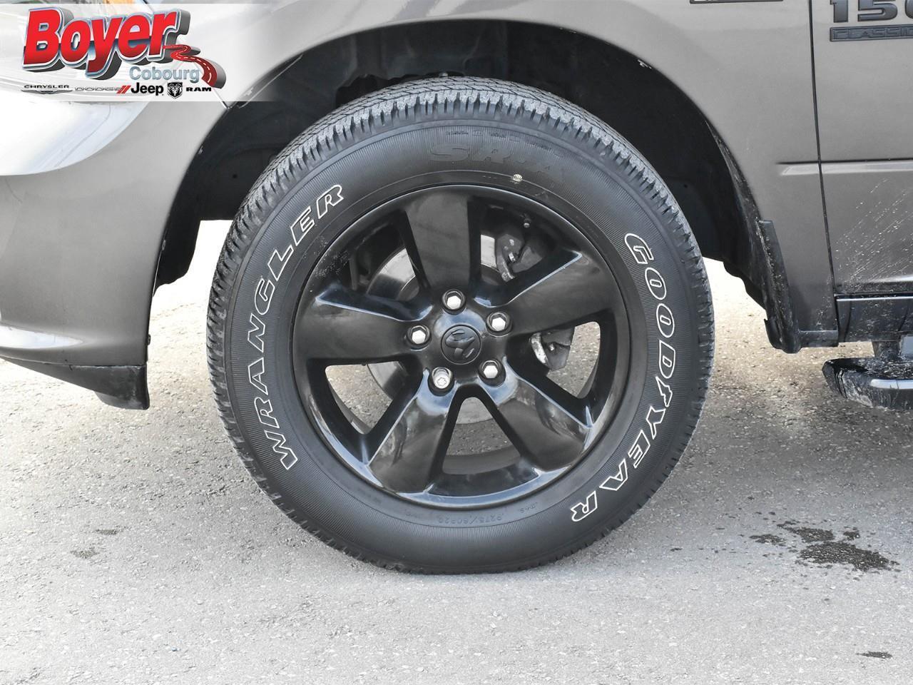 2023 RAM 1500 Classic TRADESMAN Photo3