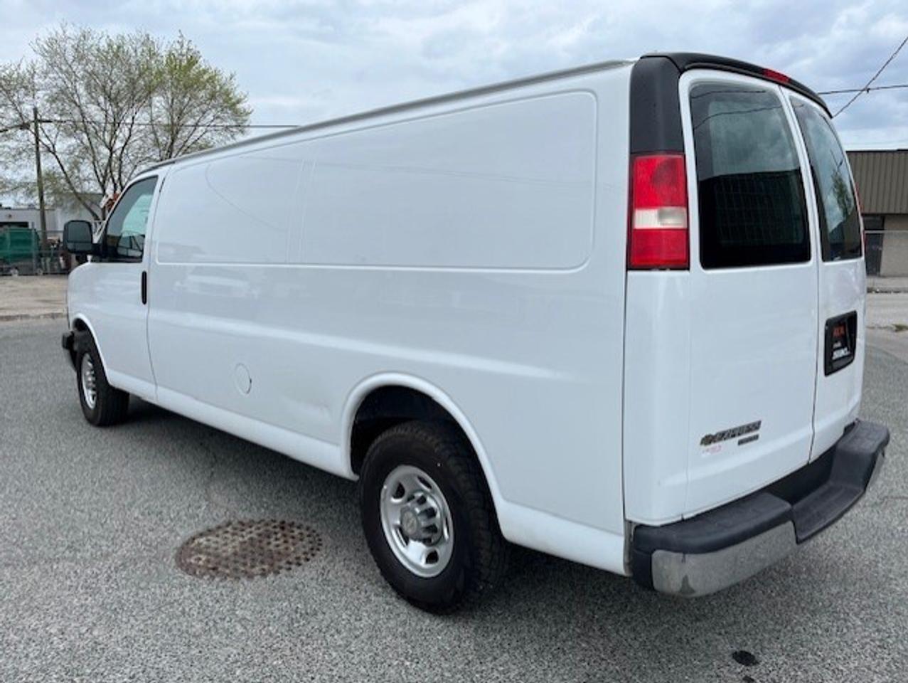 2014 Chevrolet Express 3500 EXTENDED 4.8L V8-DIVIDER-SHELVES-NEW TIRES-BRAKES Photo2