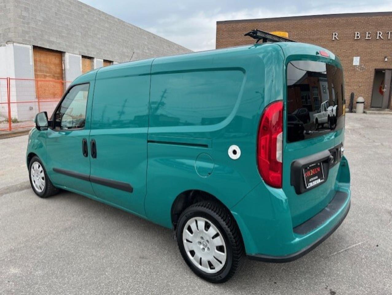 2016 RAM Promaster City Wagon SLT **ONLY 70,000KM-CAMERA-DIVIDER-1 OWNER** Photo2