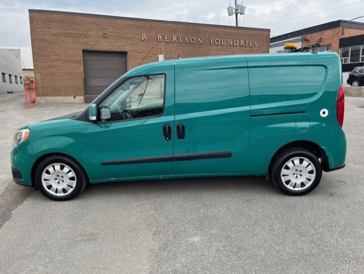 2016 RAM Promaster City Wagon SLT **ONLY 70,000KM-CAMERA-DIVIDER-1 OWNER** Photo