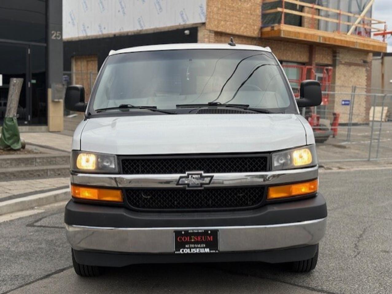 2018 Chevrolet Express Passenger 2500 LT **12PASSENGER-BACK UP CAMERA-ONLY 130KM** Photo