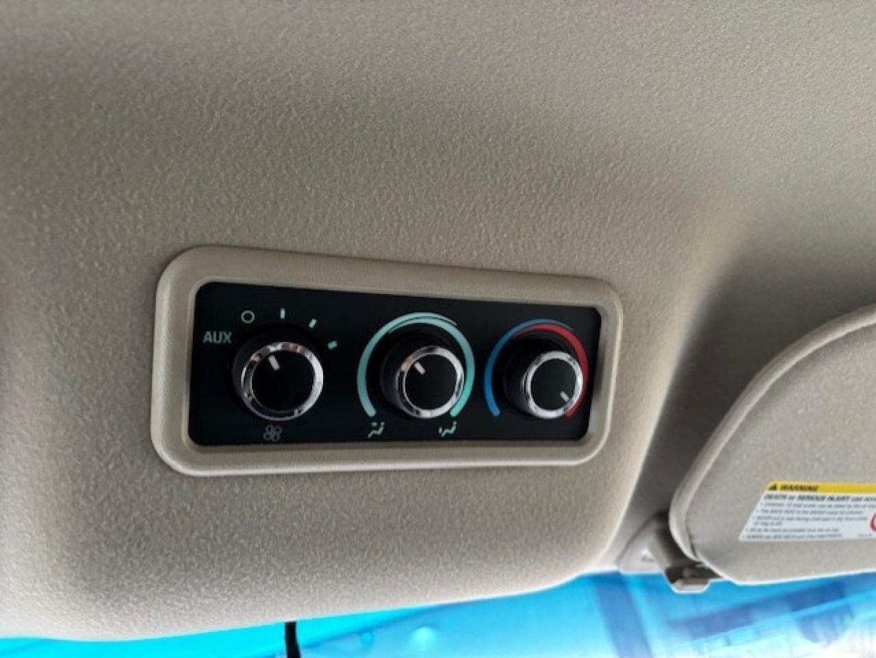 2018 Chevrolet Express Passenger 2500 LT **12PASSENGER-BACK UP CAMERA-ONLY 130KM** Photo