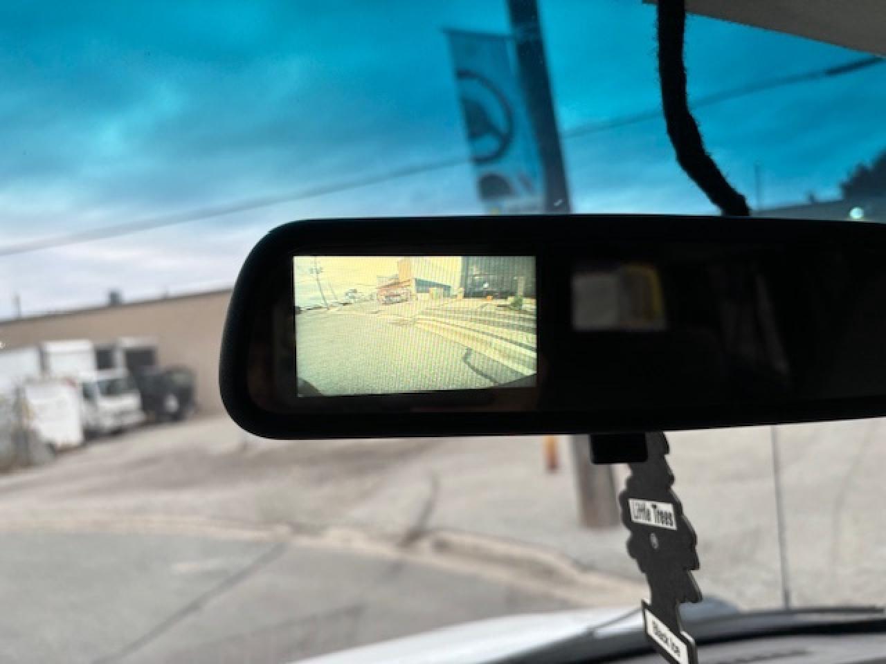 2018 Chevrolet Express Passenger 2500 LT **12PASSENGER-BACK UP CAMERA-ONLY 130KM** Photo