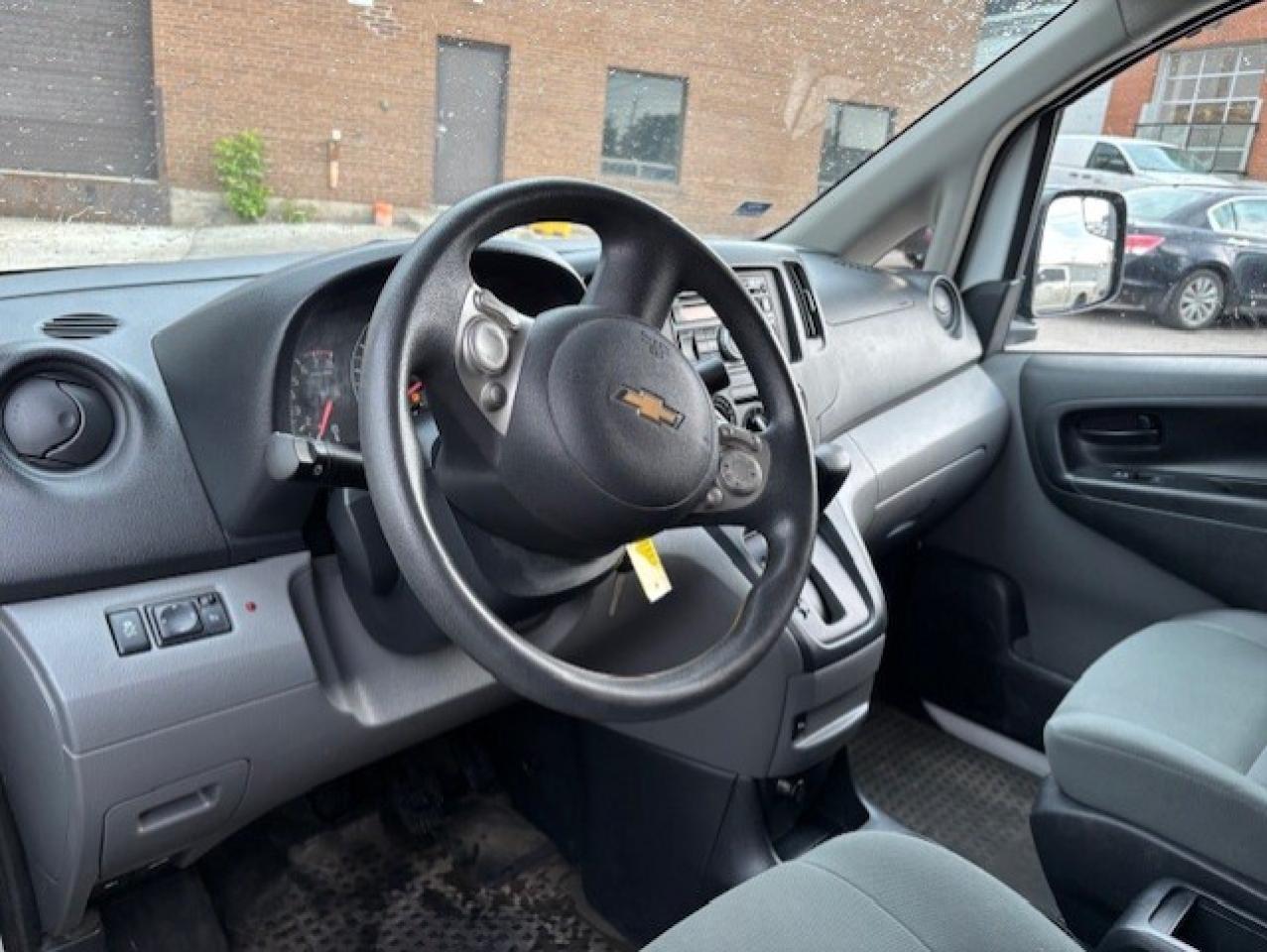 2015 Chevrolet City Express LT LADDER RACKS-DIVIDER-SHELVES-WINTER/SUMMER TIRE Photo