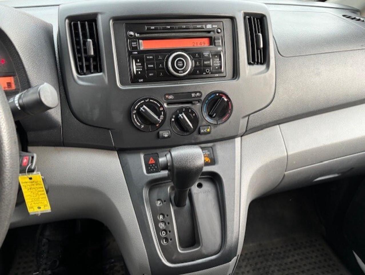 2015 Chevrolet City Express LT LADDER RACKS-DIVIDER-SHELVES-WINTER/SUMMER TIRE Photo