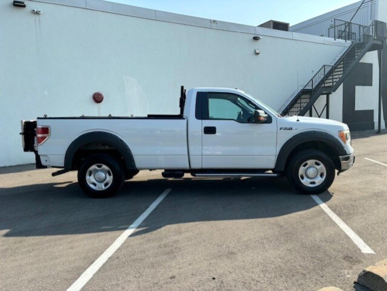 2009 Ford F-150 XLT 4WD **POWER LIFT GATE** REGULAR CAB LONG BOX! Photo