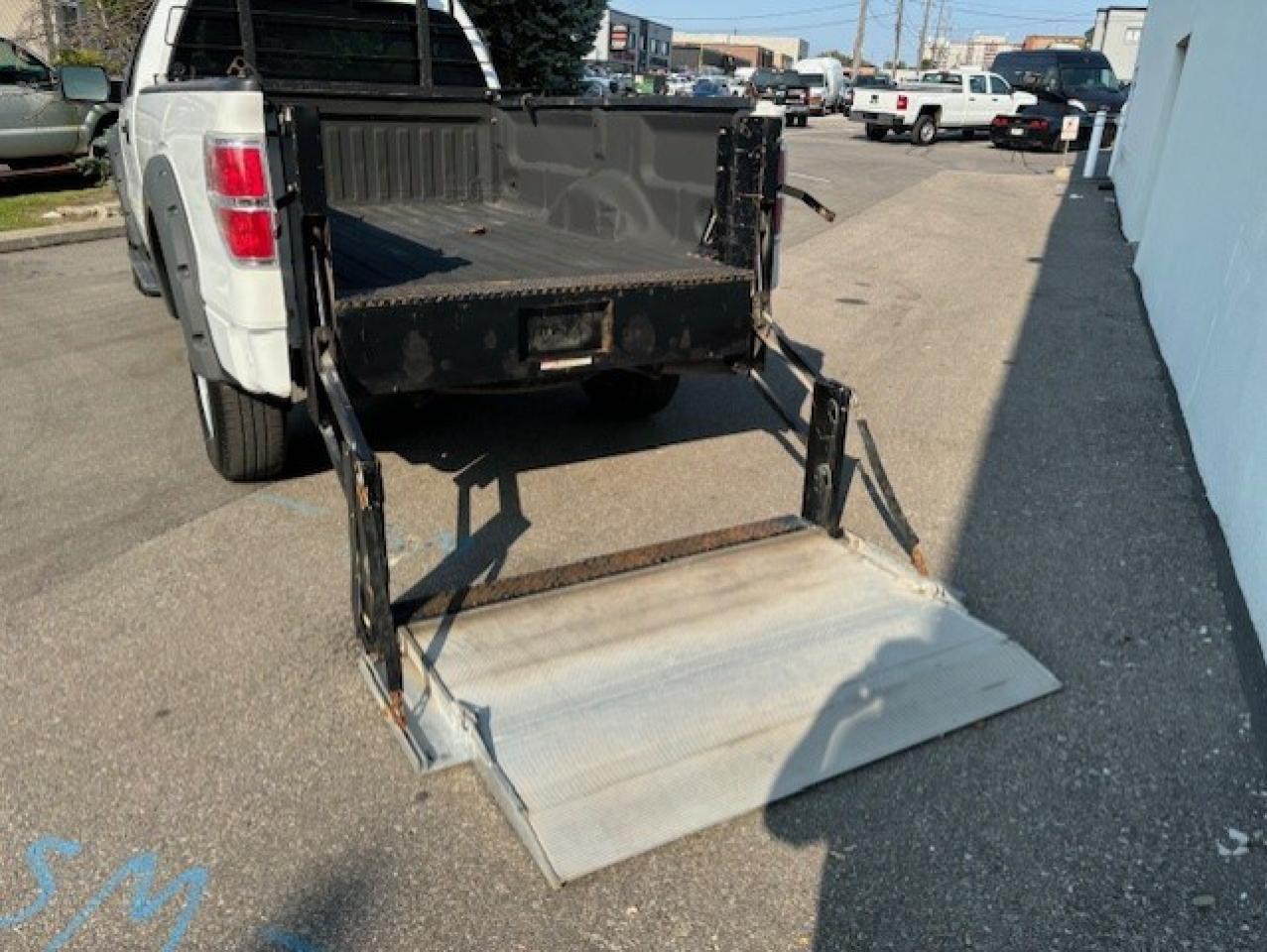 2009 Ford F-150 XLT 4WD **POWER LIFT GATE** REGULAR CAB LONG BOX! Photo