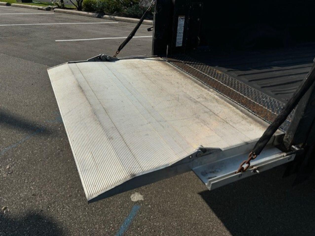 2009 Ford F-150 XLT 4WD **POWER LIFT GATE** REGULAR CAB LONG BOX! Photo