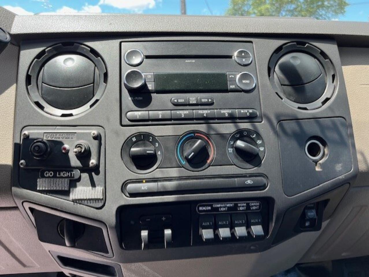 2010 Ford F-450 4WD *POWER STROKE DIESEL SERVICE-UTILITY BOX-CERTI Photo