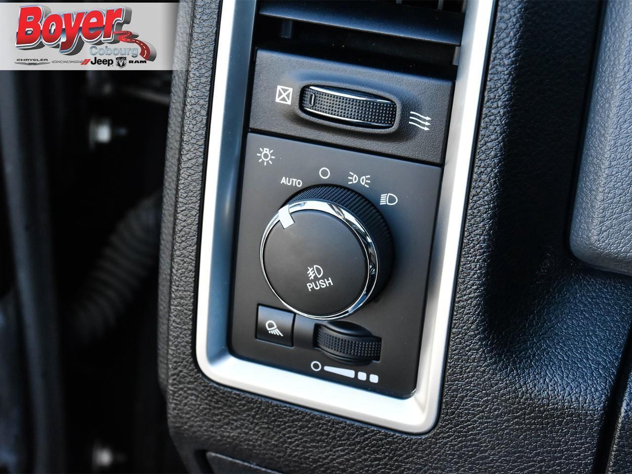 2015 RAM 1500 SLT Photo