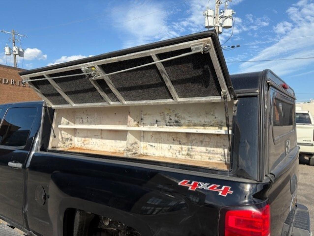 2016 Chevrolet SILVERADO 2500HD 4X4 **CREW CAB-SHORT BOX-1 OWNER-CERTIFIED** Photo