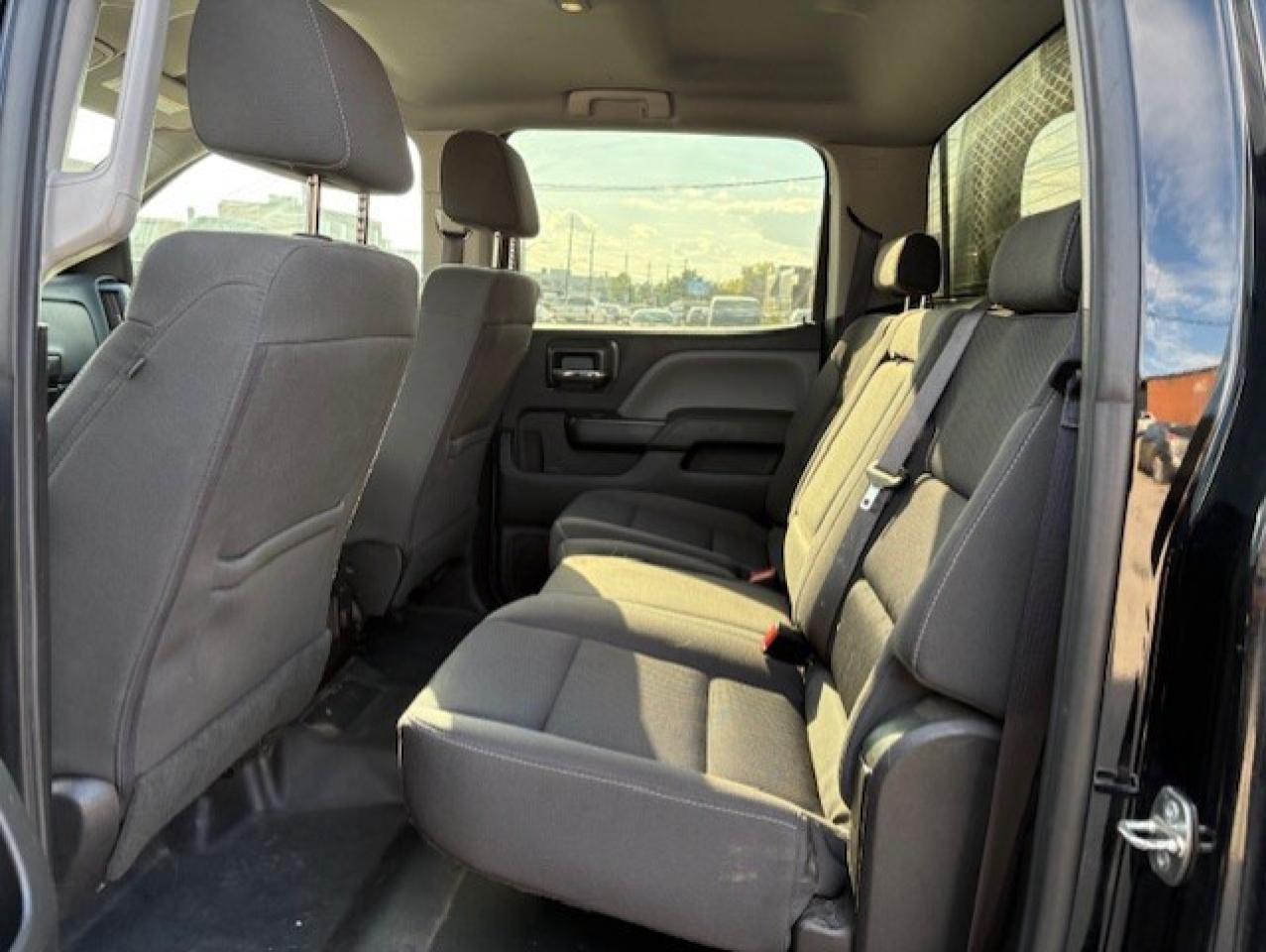 2016 Chevrolet SILVERADO 2500HD 4X4 **CREW CAB-SHORT BOX-1 OWNER-CERTIFIED** Photo