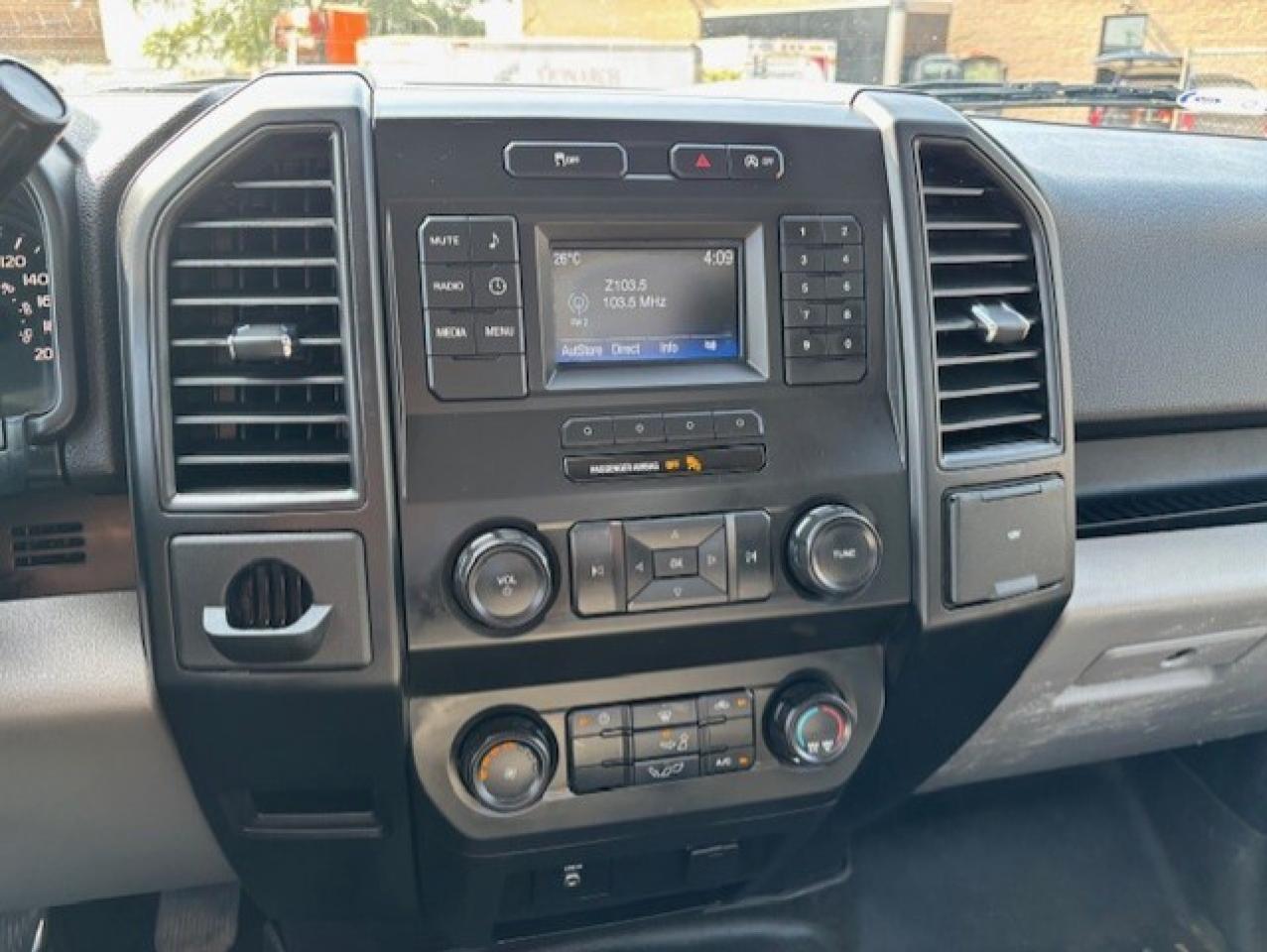 2020 Ford F-150 XL REGULAR CAB 8' LONG BOX **CAMERA-WE FINANCE** Photo