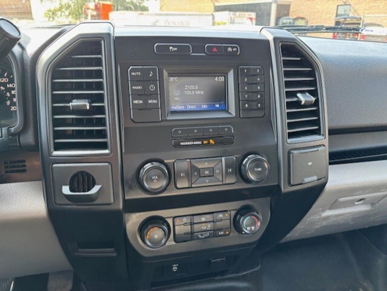 2020 Ford F-150 XL REGULAR CAB 8' LONG BOX **CAMERA-WE FINANCE** Photo