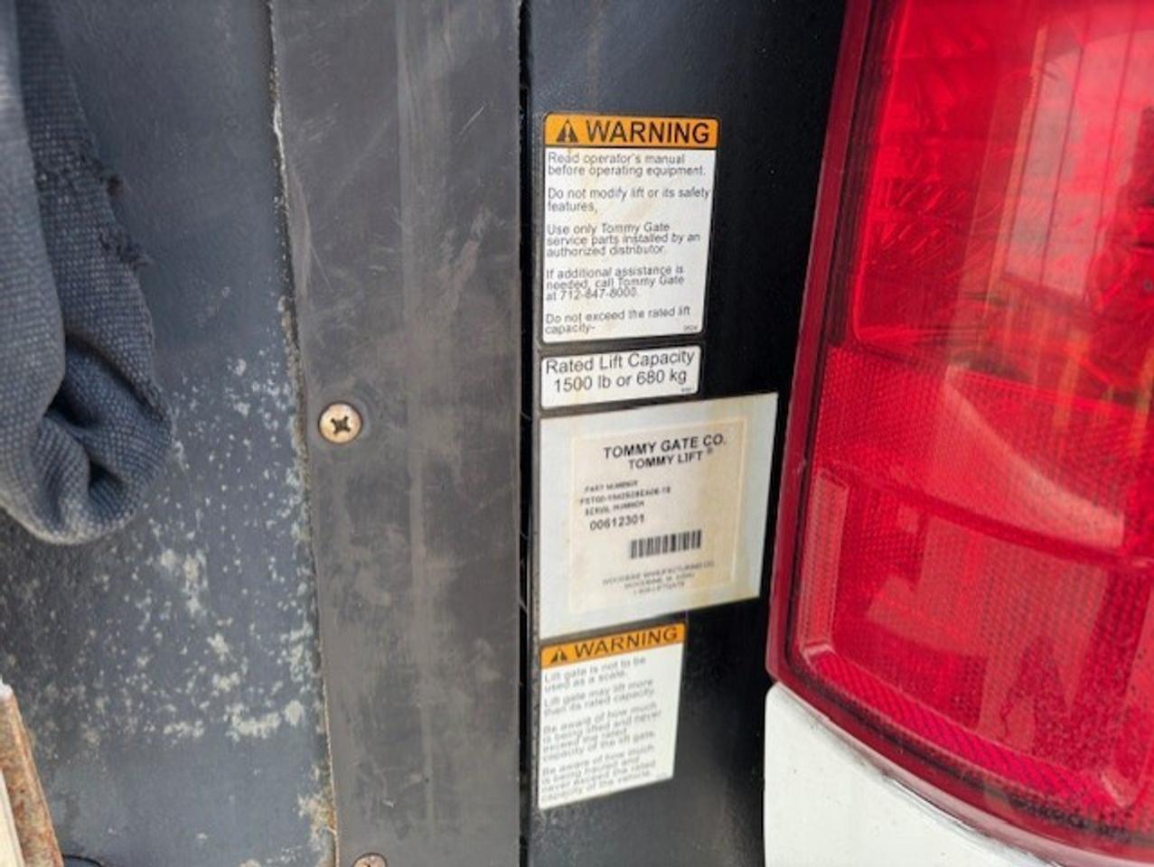 2012 Ford F-350 4WD 6.7L DIESEL-TOMMY LIFT GATE-CREW CAB-LONG BOX Photo