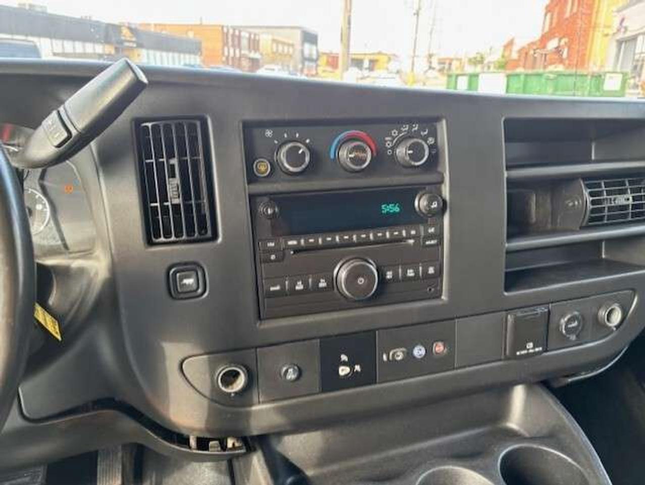 2015 GMC Savana LT 3500 15 PASSENGER-REMOTE START-CAMERA-NEW BRAKE Photo