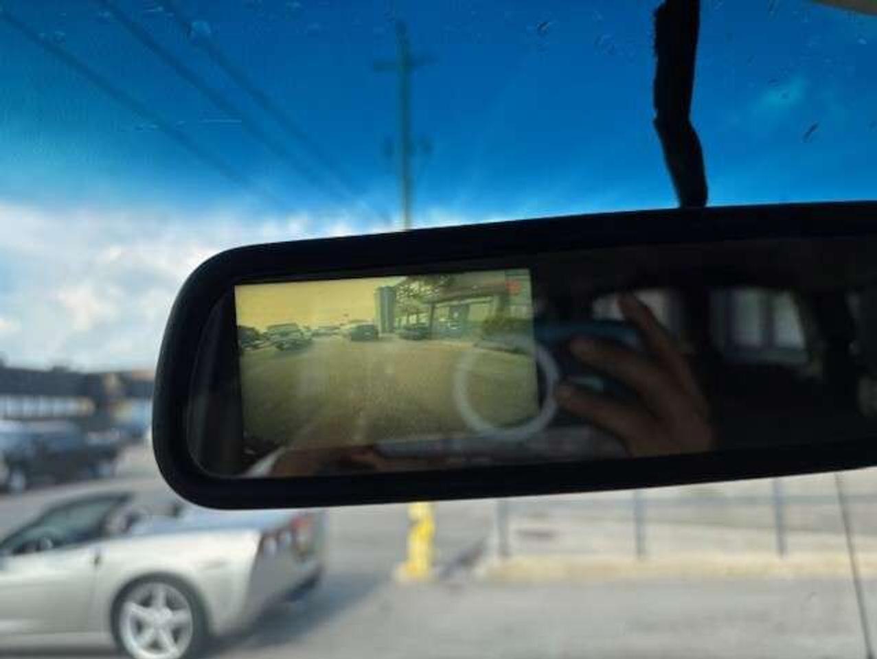2015 GMC Savana LT 3500 15 PASSENGER-REMOTE START-CAMERA-NEW BRAKE Photo