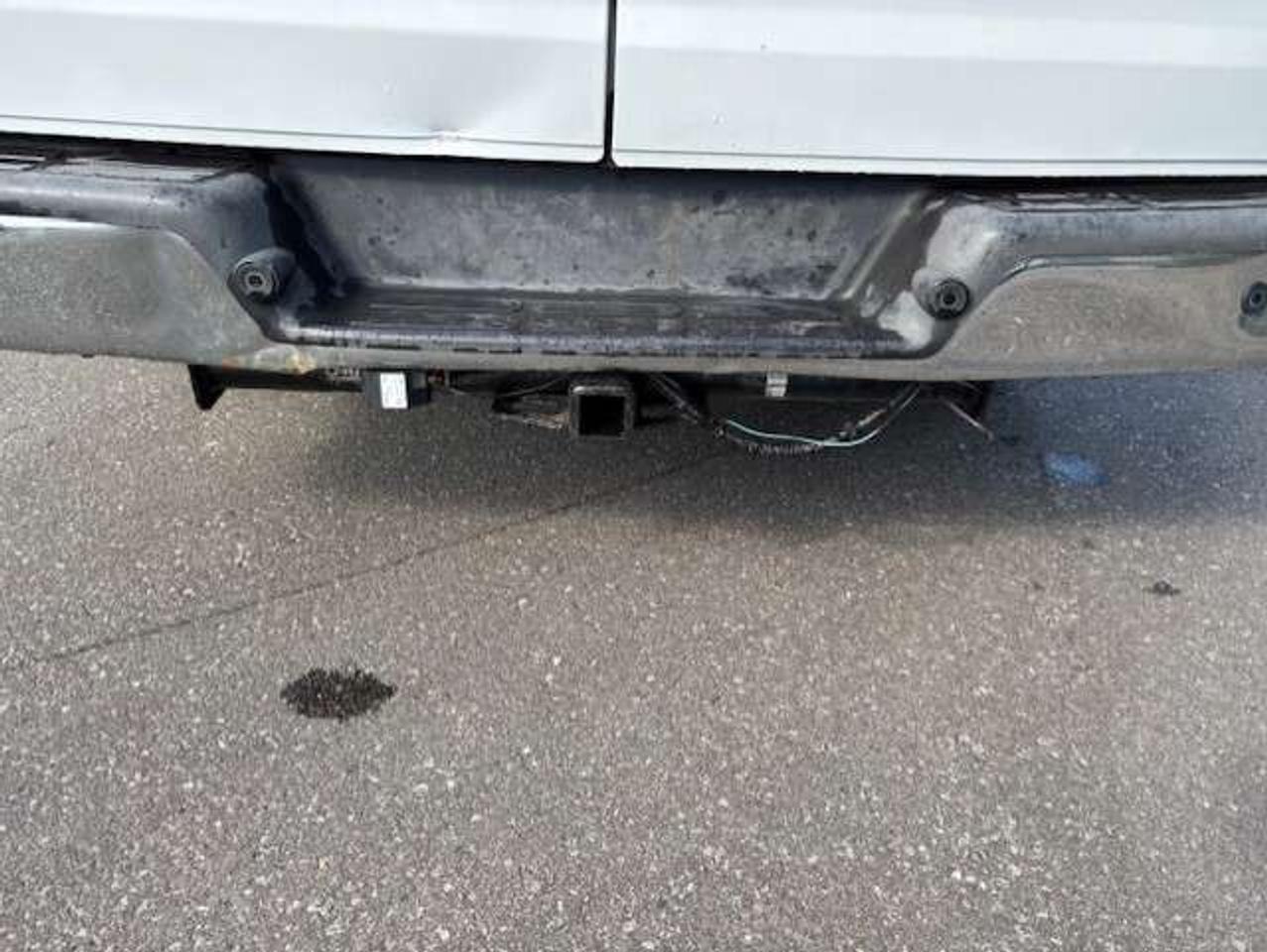 2015 GMC Savana LT 3500 15 PASSENGER-REMOTE START-CAMERA-NEW BRAKE Photo