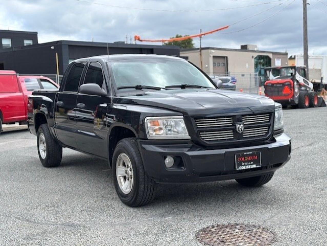 2011 RAM Dakota SXT 4WD CREW CAB 3.7L V6-TONNEAU COVER-NEW BRAKES Photo