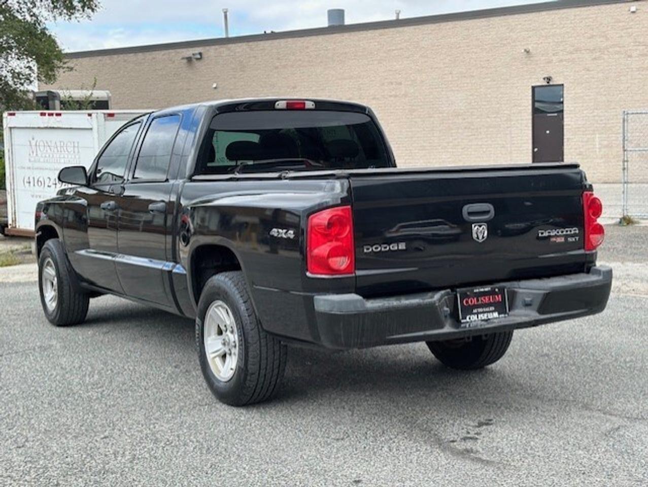 2011 RAM Dakota SXT 4WD CREW CAB 3.7L V6-TONNEAU COVER-NEW BRAKES Photo