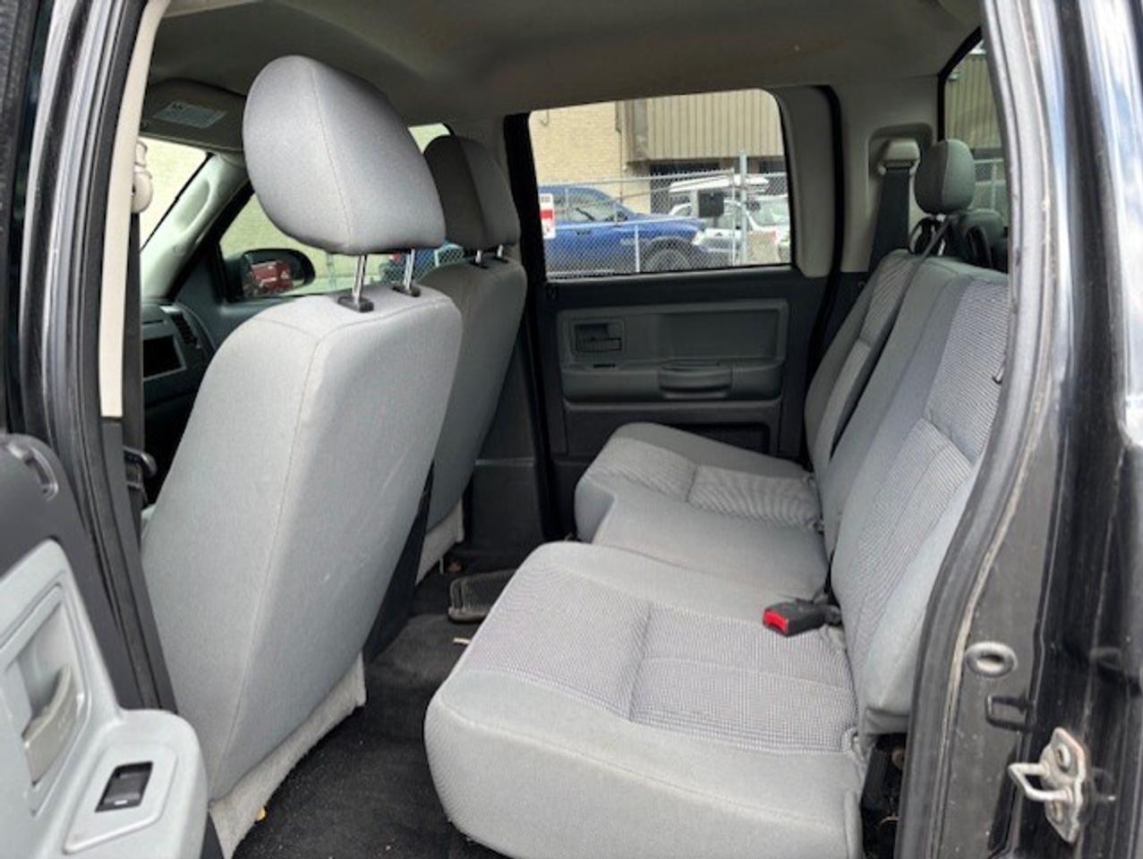 2011 RAM Dakota SXT 4WD CREW CAB 3.7L V6-TONNEAU COVER-NEW BRAKES Photo