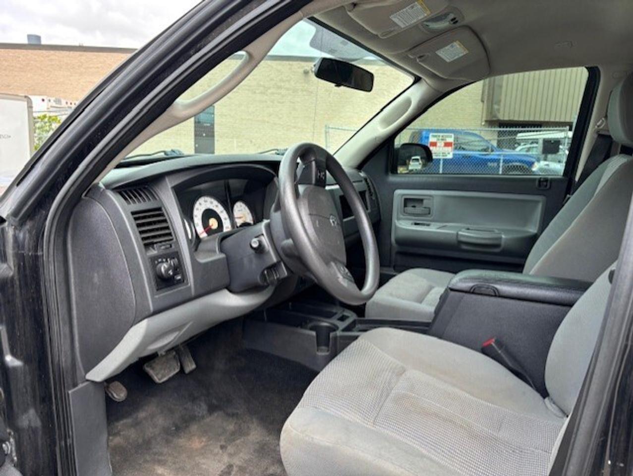 2011 RAM Dakota SXT 4WD CREW CAB 3.7L V6-TONNEAU COVER-NEW BRAKES Photo