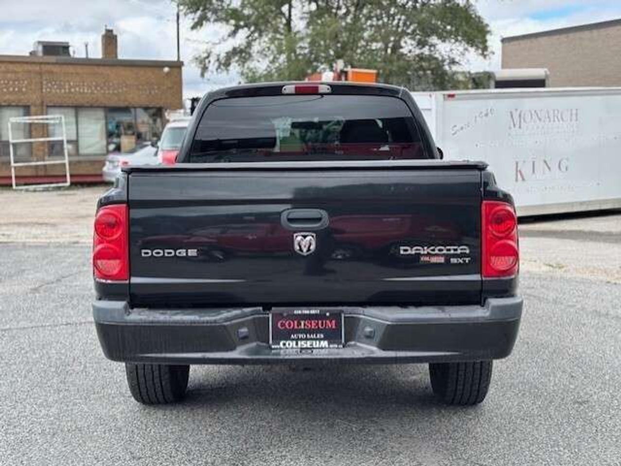 2011 RAM Dakota SXT 4WD CREW CAB 3.7L V6-TONNEAU COVER-NEW BRAKES Photo