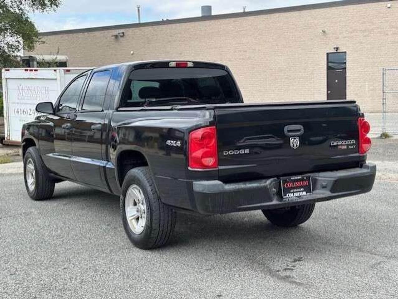 2011 RAM Dakota SXT 4WD CREW CAB 3.7L V6-TONNEAU COVER-NEW BRAKES Photo