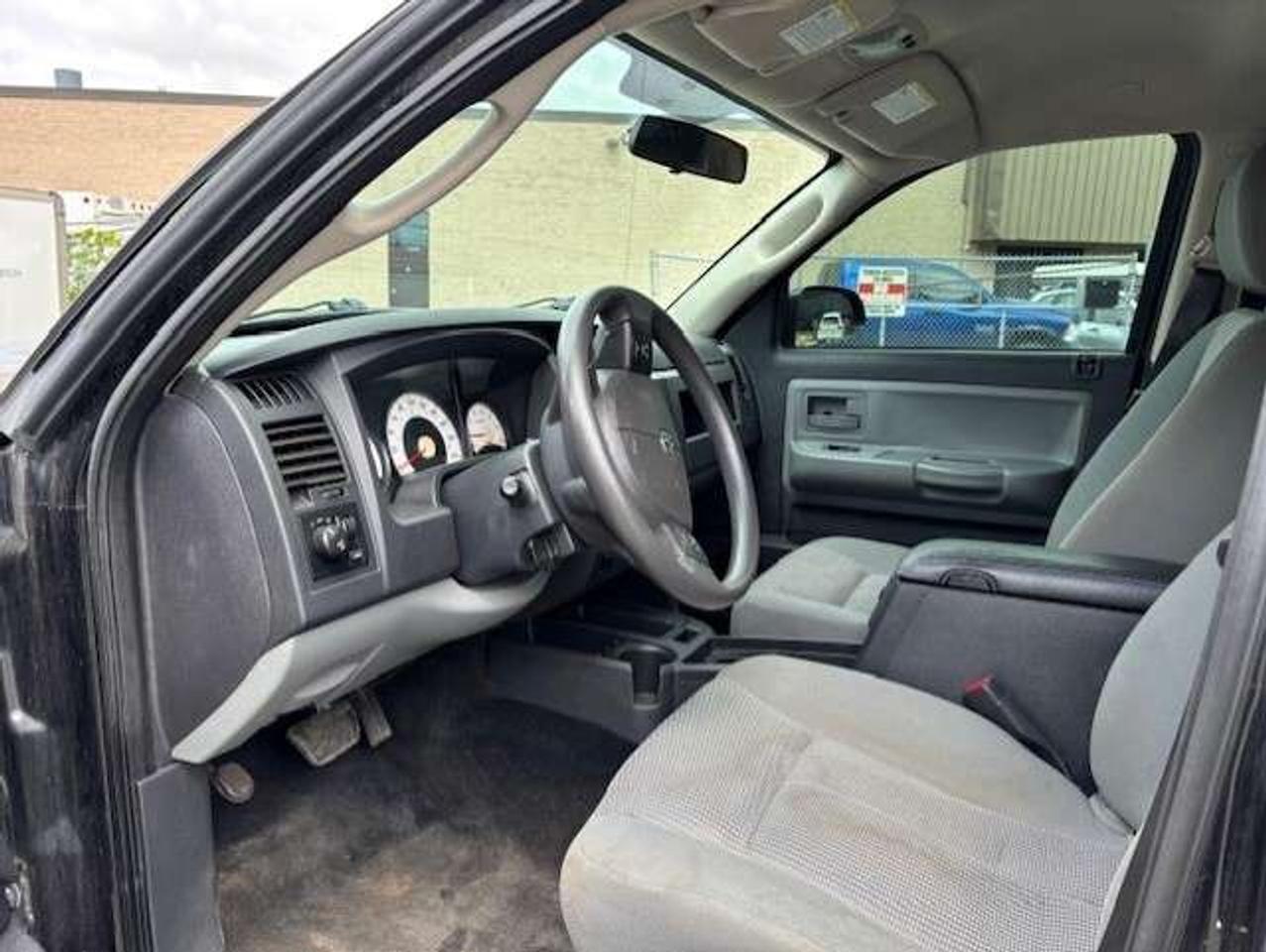 2011 RAM Dakota SXT 4WD CREW CAB 3.7L V6-TONNEAU COVER-NEW BRAKES Photo