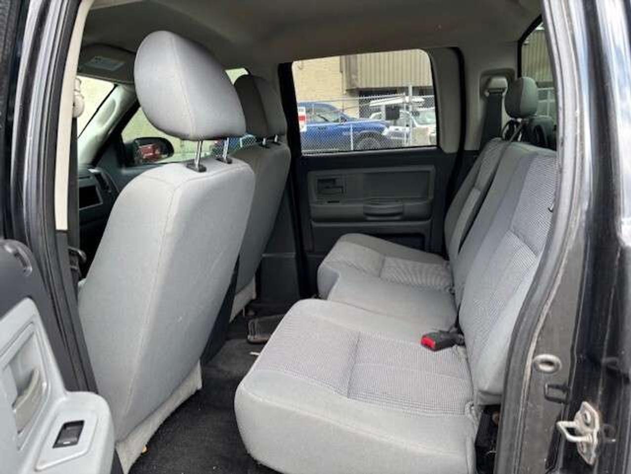 2011 RAM Dakota SXT 4WD CREW CAB 3.7L V6-TONNEAU COVER-NEW BRAKES Photo