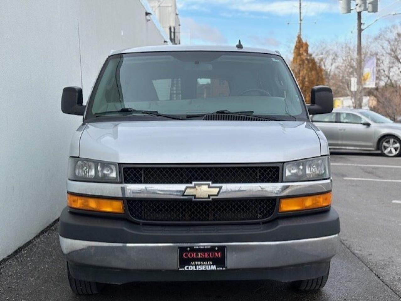 2018 Chevrolet Express Passenger LT 2500 **12 PASSENGER-CAMERA-TOW PKG-CERTIFIED** Photo