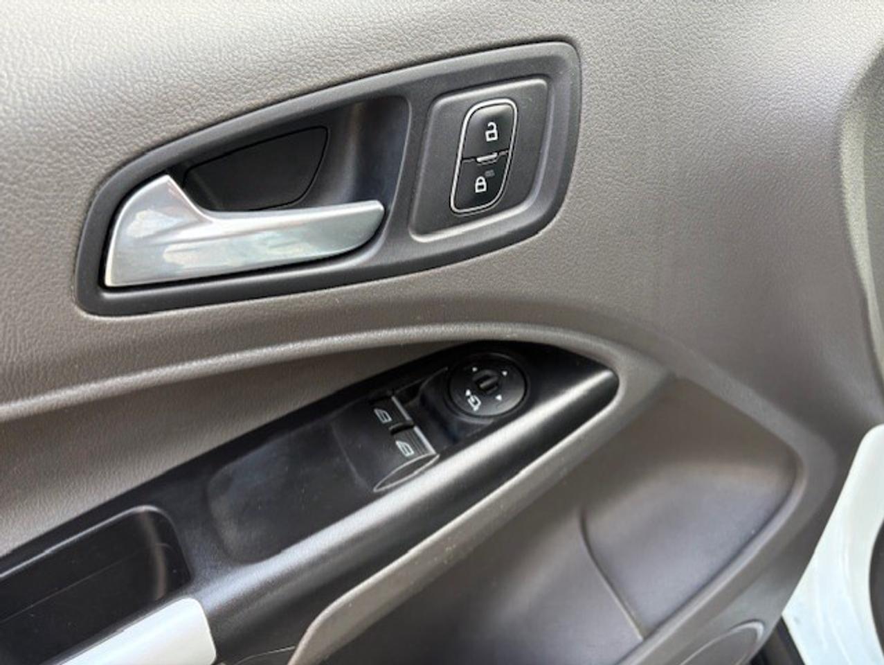 2021 Ford Transit Connect XLT **BACK UP CAMERA-SHELVES-DIVIDER-NO WINDOWS** Photo