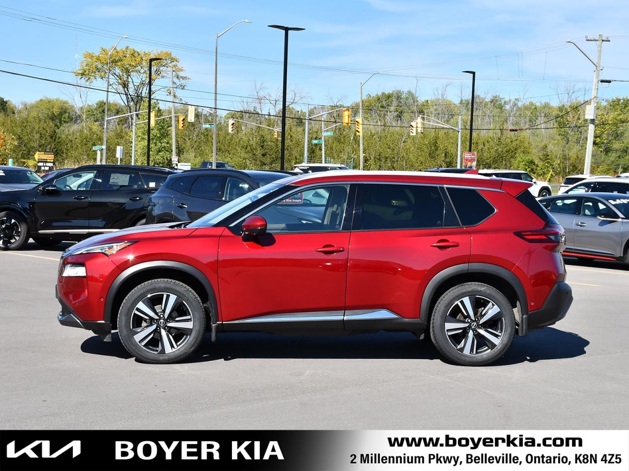 2023 Nissan Rogue SL NAVIGATION / LEATHER / SUNROOF Photo2